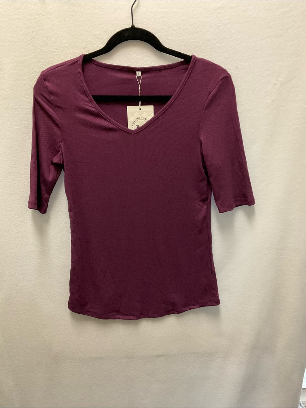 Women's V-Neck Stretch Top in Plum